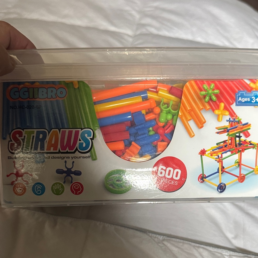 600-Piece Straw Building Set - Multicolor - Picture 3 of 7